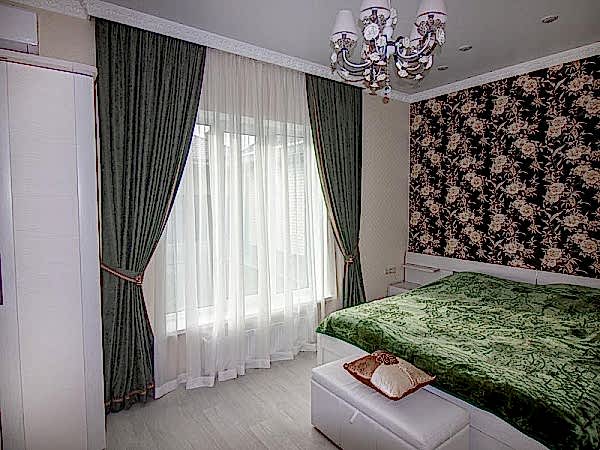 Шторы в спальню из канваса с отделкой из тесьмы