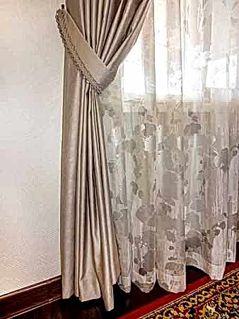 Шторы в зал с фольгированным тюлем