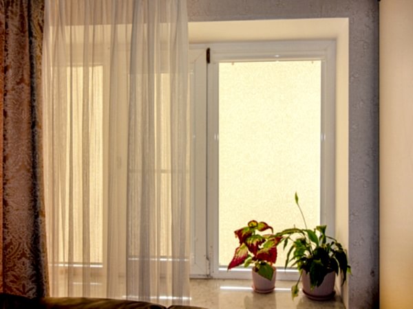 Рулонные шторы в зал