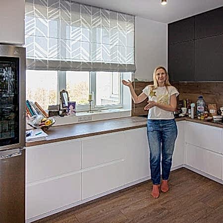 Римская штора на кухню серого цвета