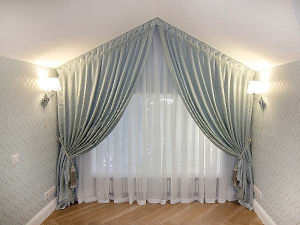 Шторы на треугольное окно