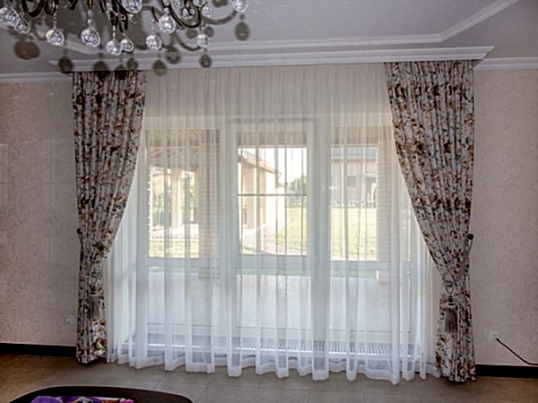 Шторы на кухню в английском стиле