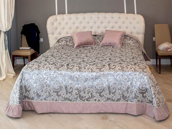 Шторы в спальню классика