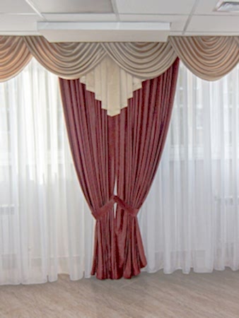 Шторы с ламбрекеном в конференц зал