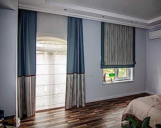 Римские шторы в спальню и портьеры