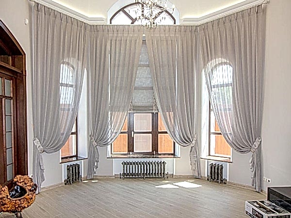 Шторы в зал с высокими потолками