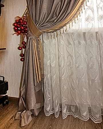 Шторы в зал с тремя окнами