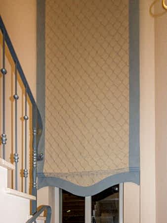 Шторы на лестницу из льна с вышивкой