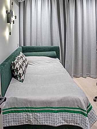 Покрывало и подушки в детскую