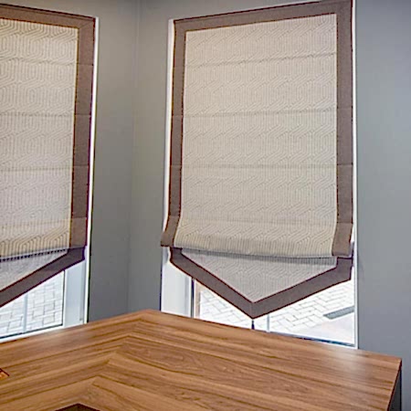 Римские шторы в кабинет