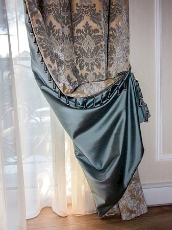 Роскошные шторы из бархата в спальню