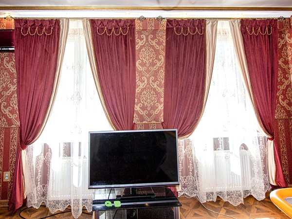 Шторы из бархата в кабинет